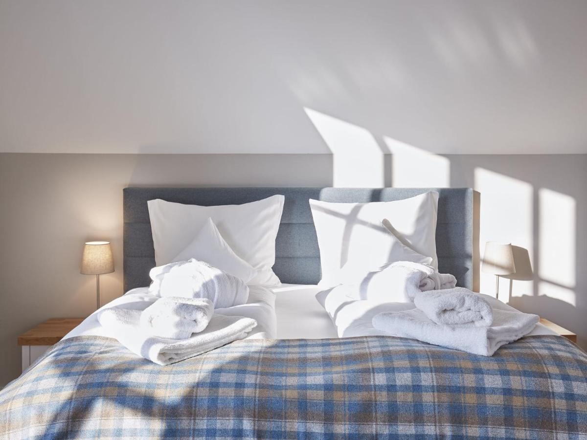 Reetland Am Meer - Premium Reetdachvilla Mit 3 Schlafzimmern, Sauna Und Kamin F07 Dranske Εξωτερικό φωτογραφία
